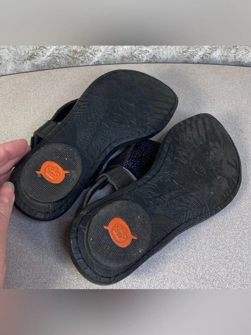 Born Black Leather Thong Style Adjustable Back Strap Sandals Size 6